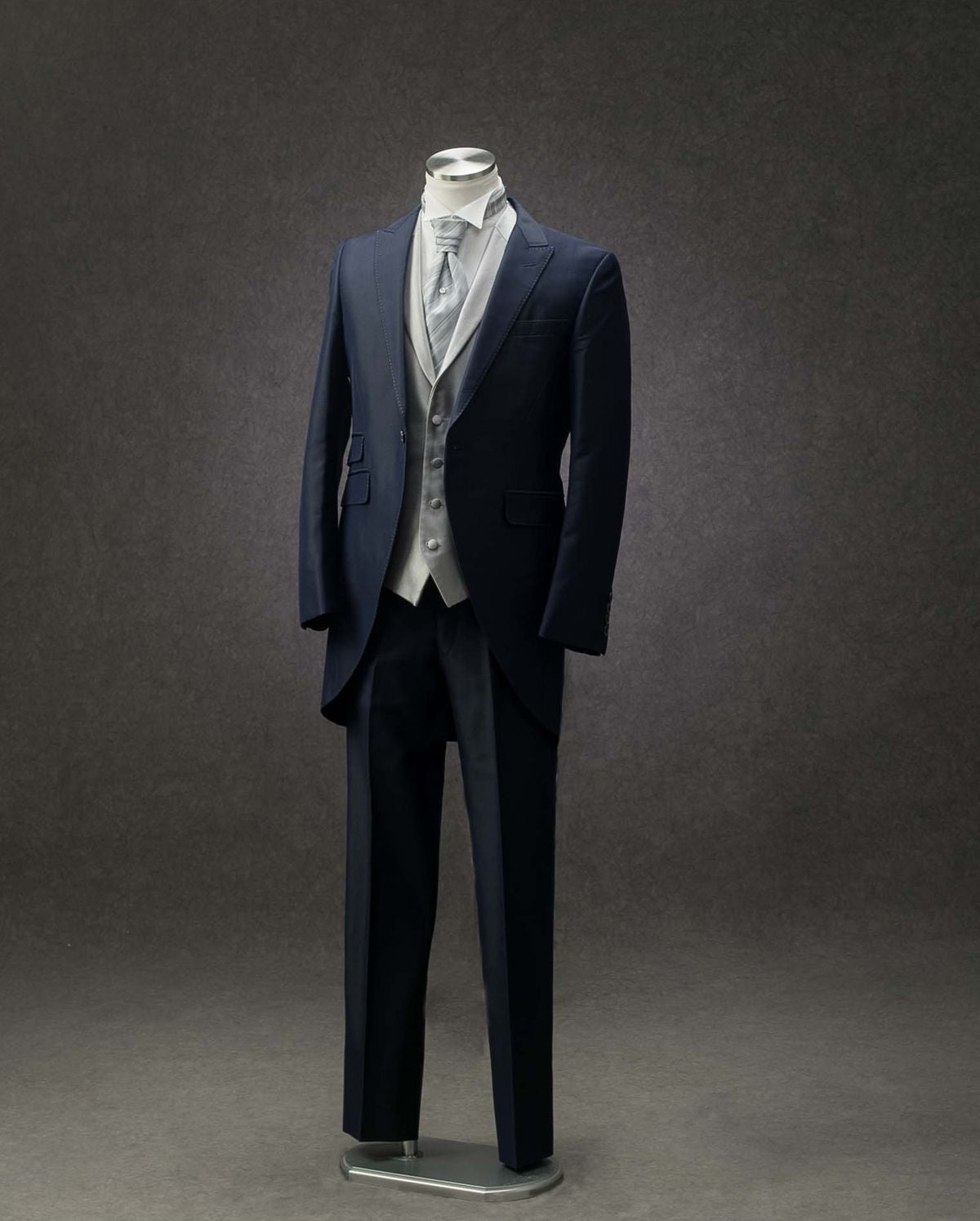 TX-19 - タキシード