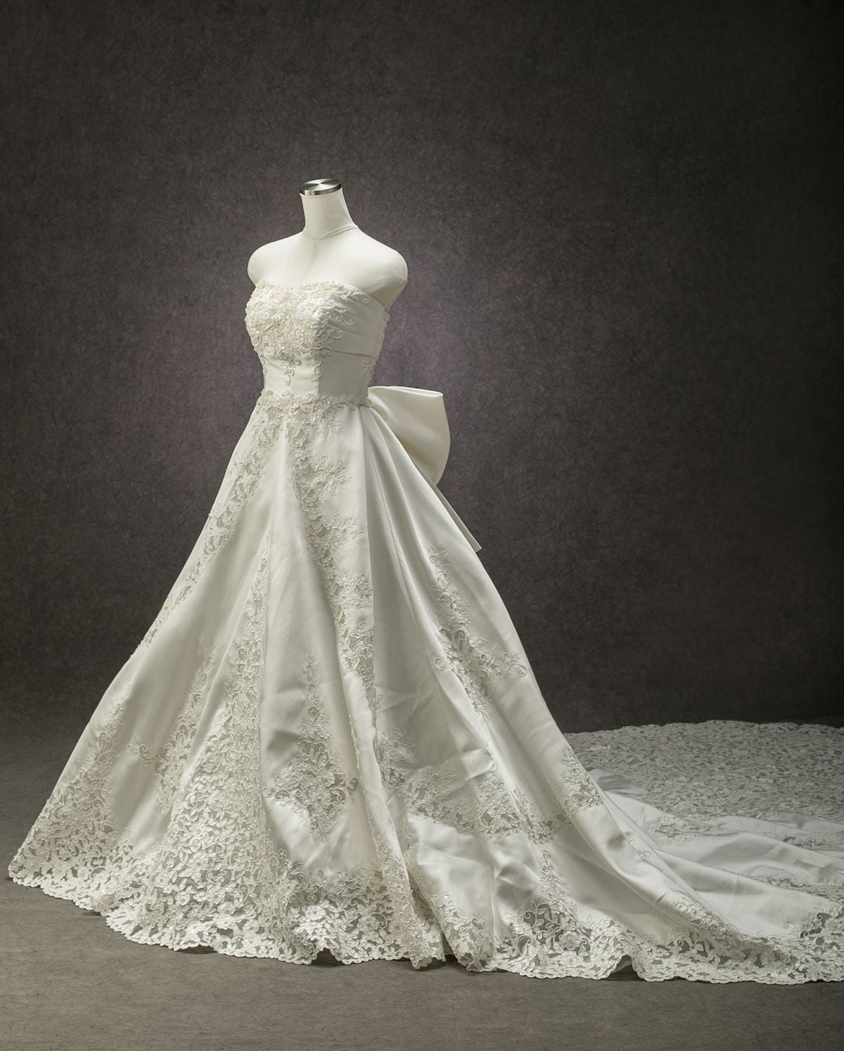 W-104 - ウェディングドレス