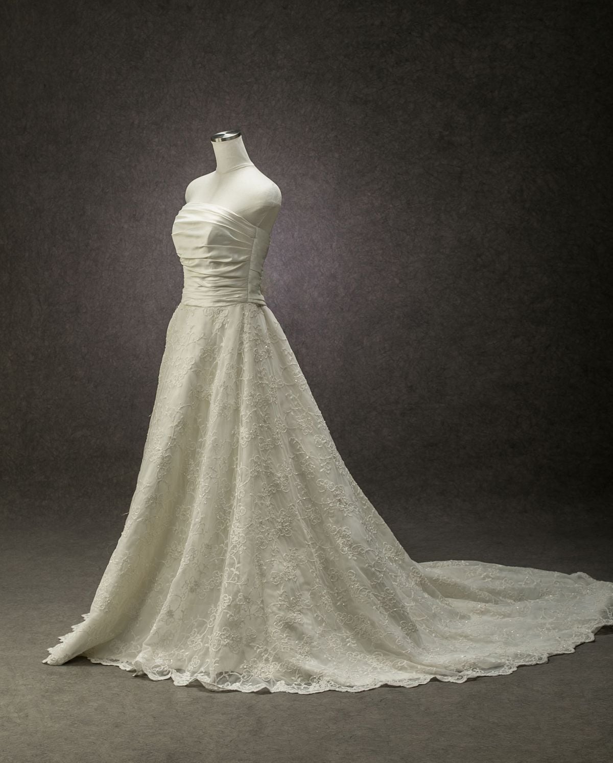 W-121 - ウェディングドレス