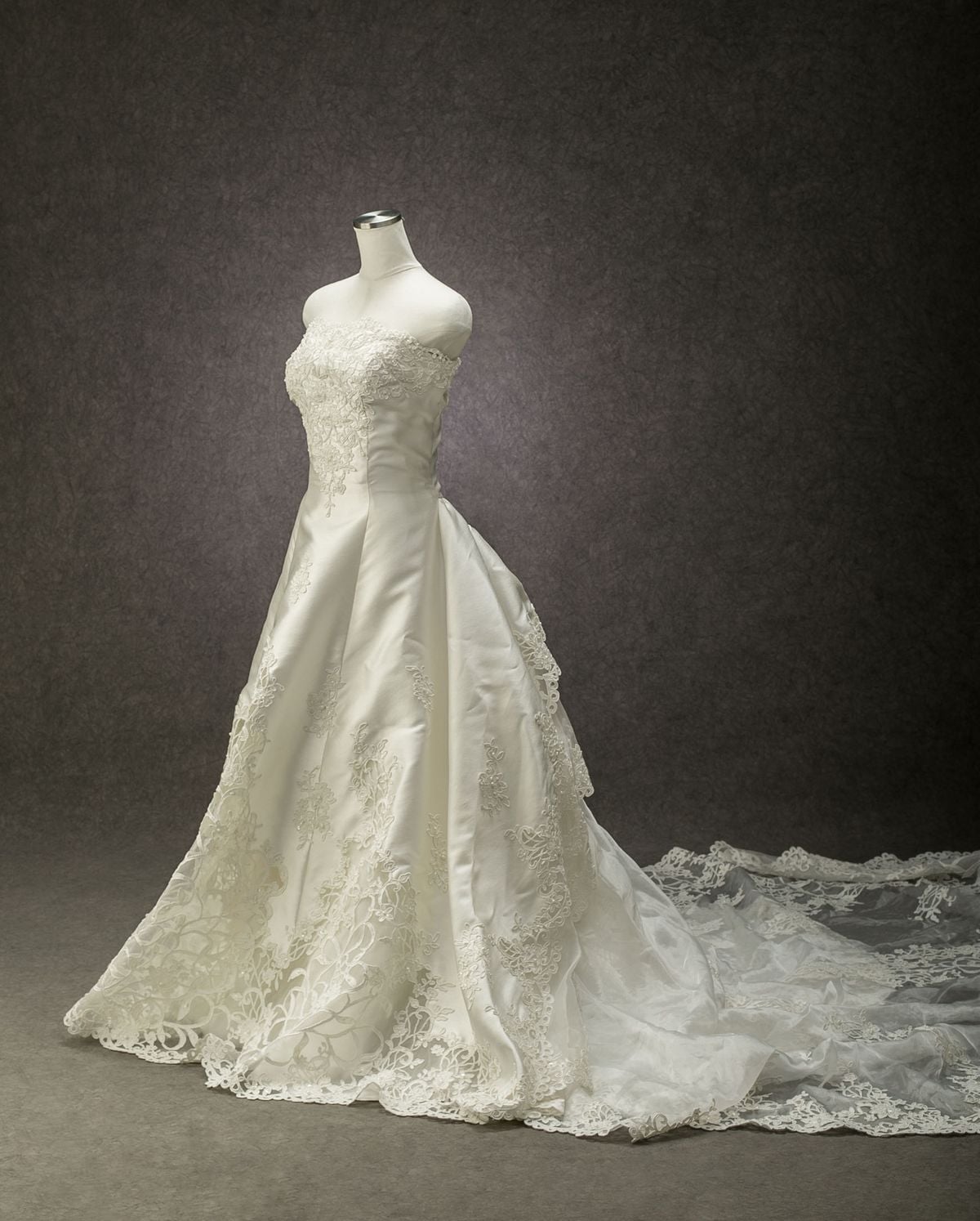 W-123 - ウェディングドレス