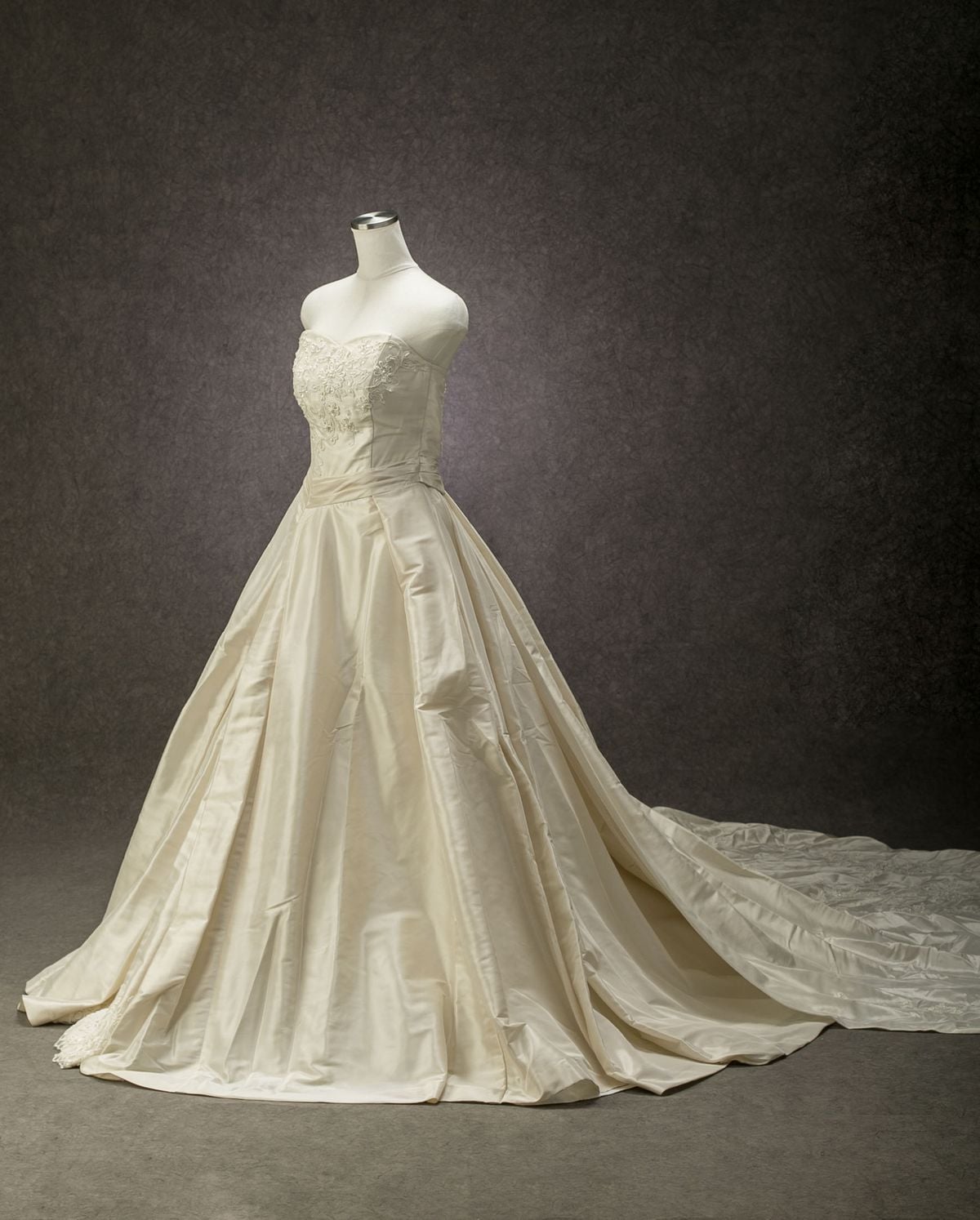 W-130 - ウェディングドレス