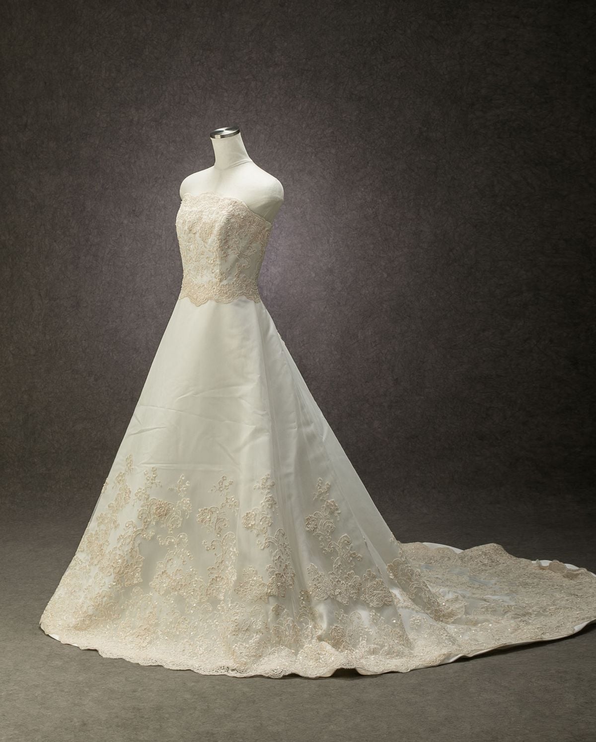 W-135 - ウェディングドレス