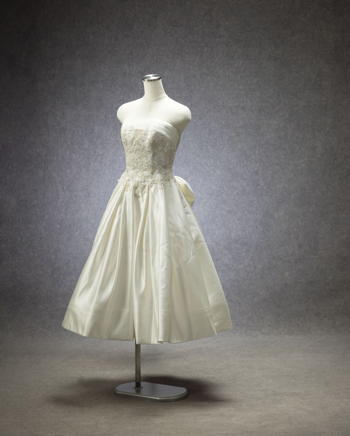 W-194 - ウェディングドレス