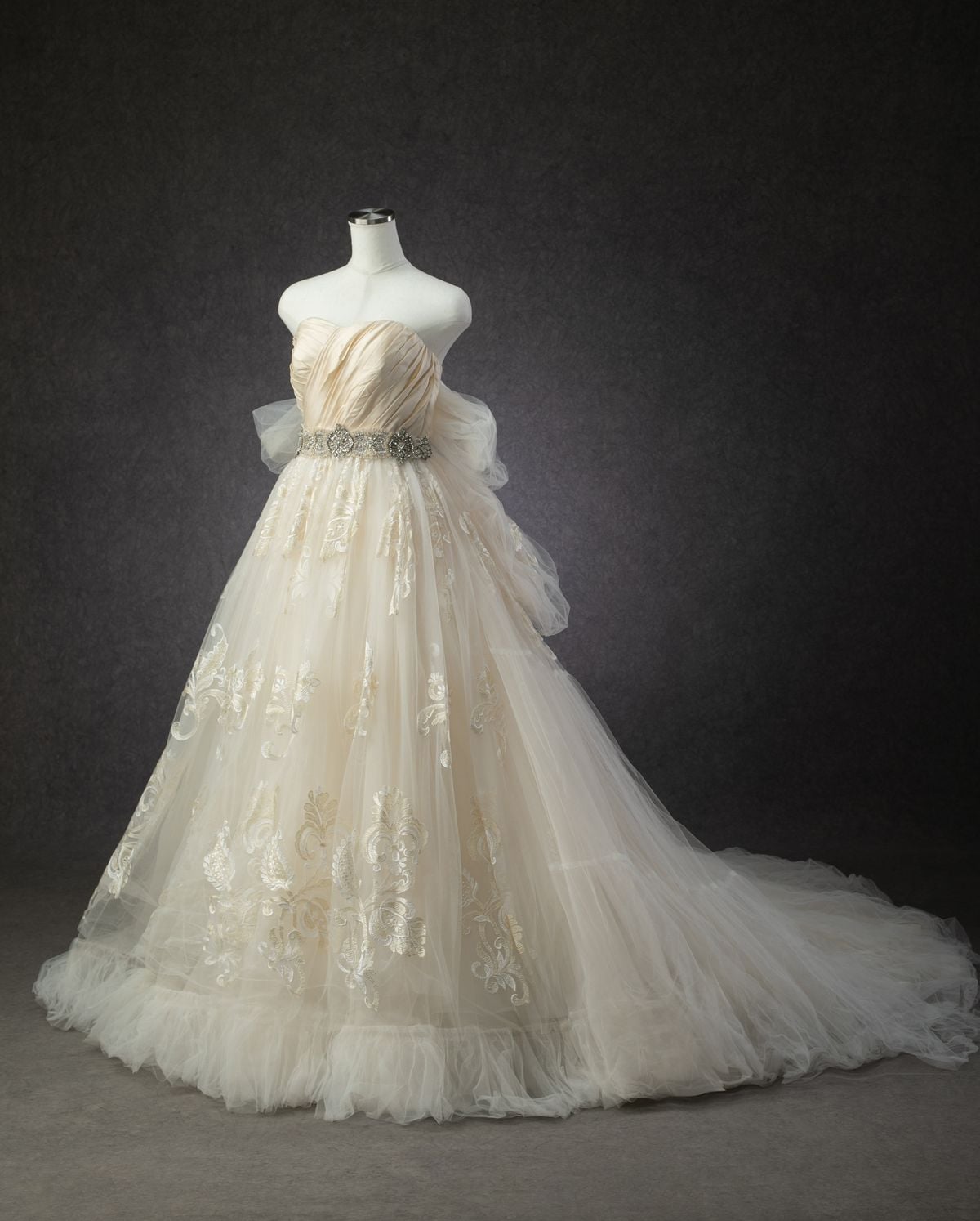 W-6 - ウェディングドレス