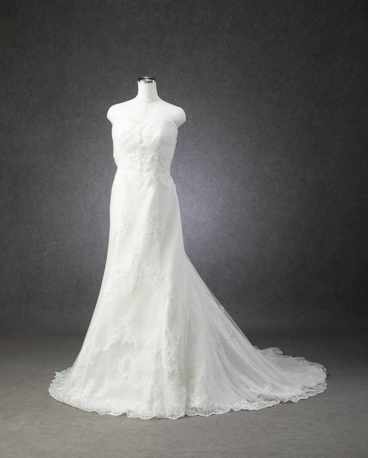 W-8 - ウェディングドレス