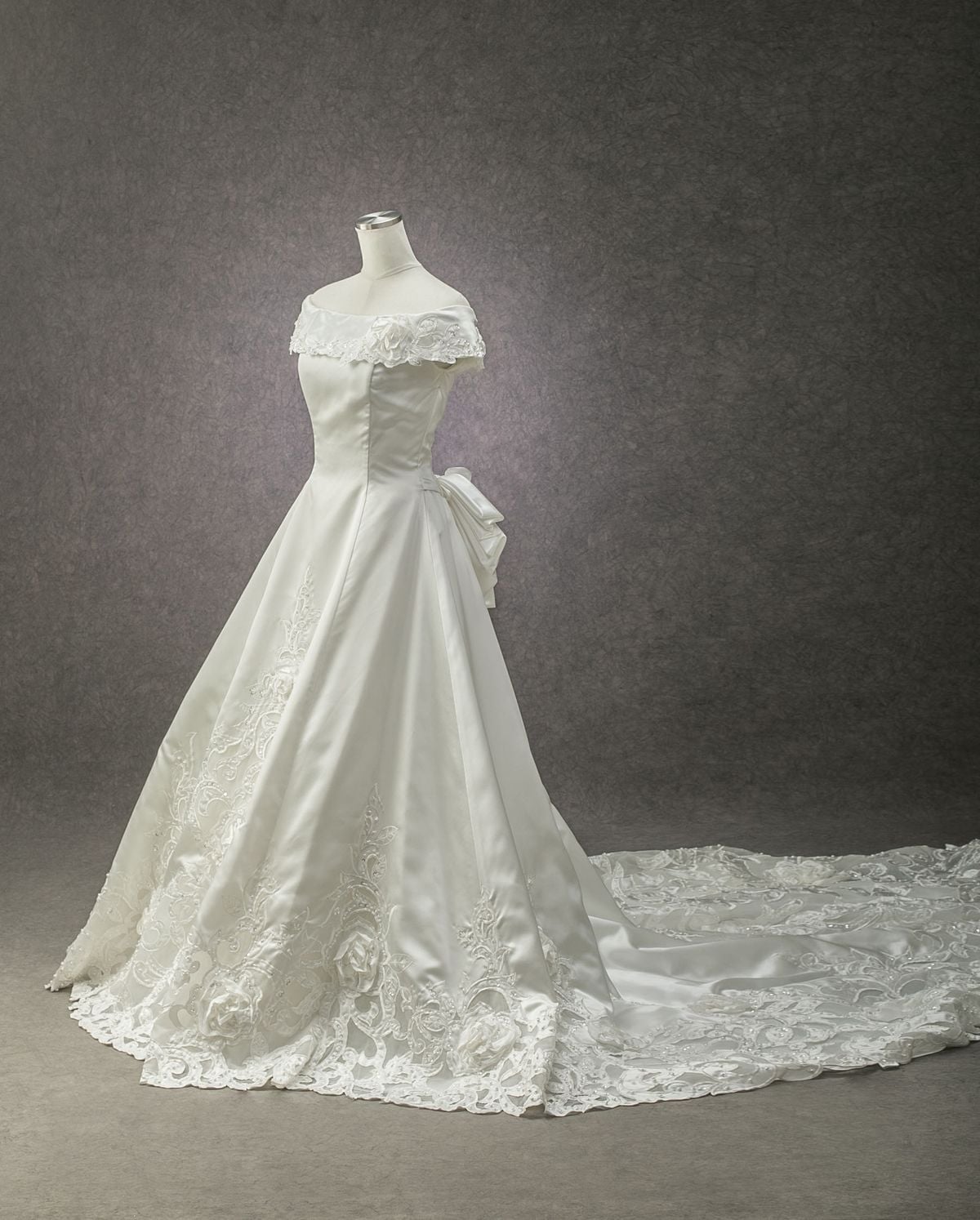 W-81 - ウェディングドレス