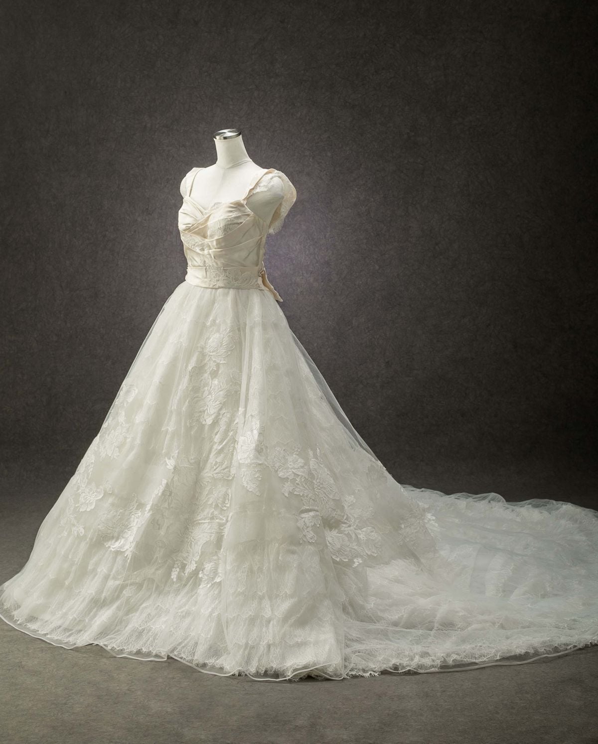 W-84 - ウェディングドレス