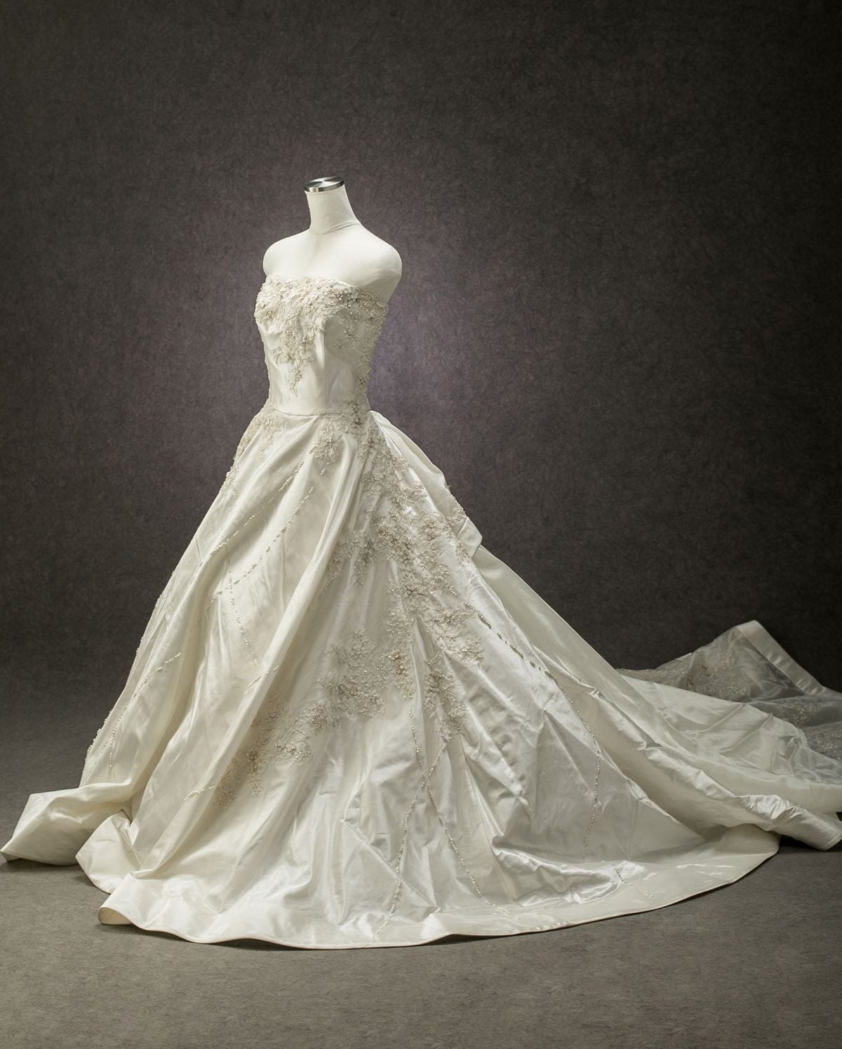 W-93 - ウェディングドレス